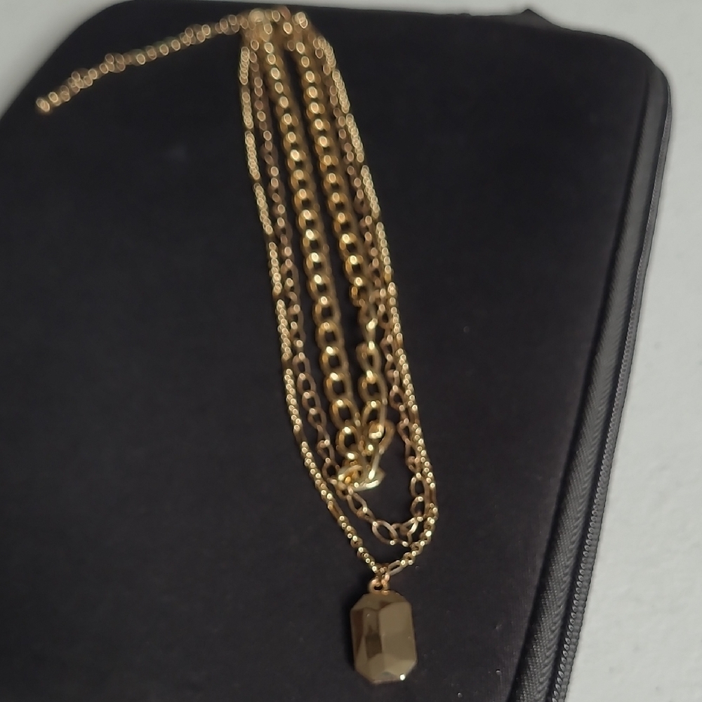 Elegant Gold-Tone Necklace